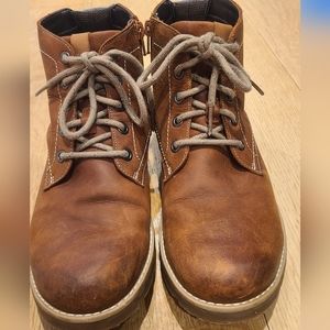 Boys Clark boots size 5